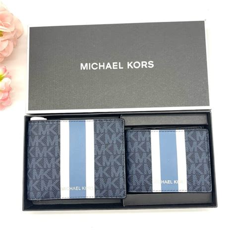 michael kors money pieces pocket admiral|Michael Kors Gifting 3 in 1 Wallet Box Set (Admiral) .